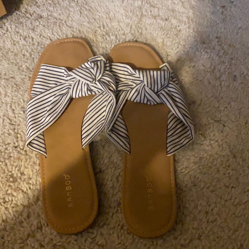 Adorable sandals! Size 10!